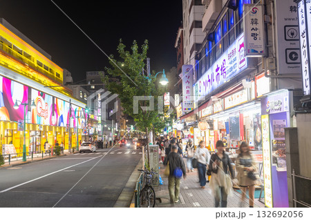 《東京都》新大久保コリアンタウンのストリート 132692056