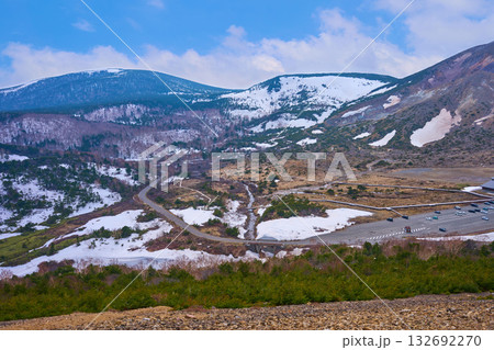 春の福島県福島市の吾妻小富士の西側稜線からの西側の眺望(東吾妻山,蓬莱山,浄土平湿原など) 春の福島県福島市の吾妻小富士の西側稜線からの西側の眺望(東吾妻山,蓬莱山,浄土平湿原など) 132692270