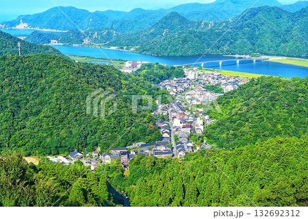 山の上から見下ろす城崎温泉 山の上から見下ろす城崎温泉 132692312