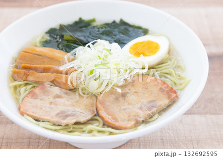 おいしい塩ラーメン 132692595
