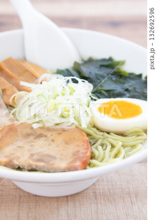 おいしい塩ラーメン おいしい塩ラーメン 132692596