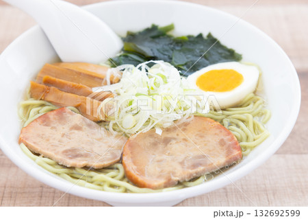 おいしい塩ラーメン 132692599