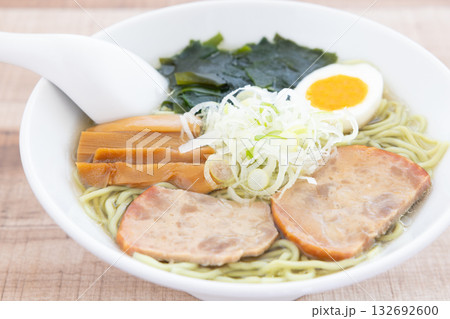 おいしい塩ラーメン 132692600