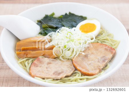 おいしい塩ラーメン おいしい塩ラーメン 132692601