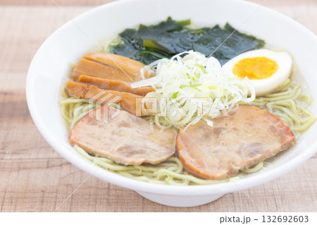 おいしい塩ラーメン おいしい塩ラーメン 132692603