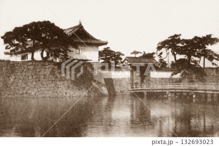 古写真 1914-1918年 東京 丸の内 旧江戸城の和田倉門 古写真 1914-1918年 東京 丸の内 旧江戸城の和田倉門 132693023