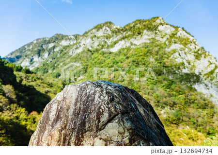 小滝川ヒスイ峡 明星山とヒスイ 小滝川ヒスイ峡 明星山とヒスイ 132694734