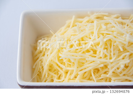 細切りチーズ 細切りチーズ 132694876