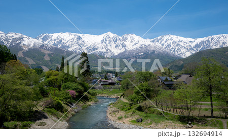 北アルプスの山並み　長野県 132694914
