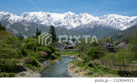 北アルプスの山並み　長野県 132694915