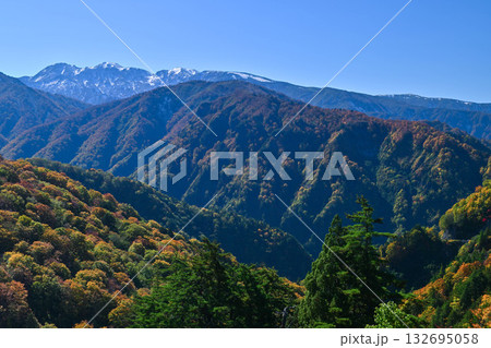 錦秋の白山白川郷ホワイトロード 錦秋の白山白川郷ホワイトロード 132695058