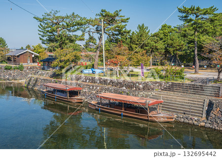 宇治川の観光遊覧船　京都府宇治市　 132695442