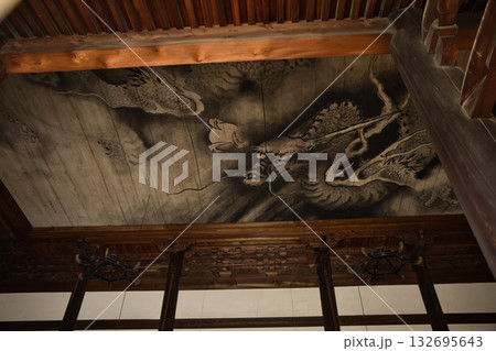 東福寺　本堂　天井画の龍図1 132695643