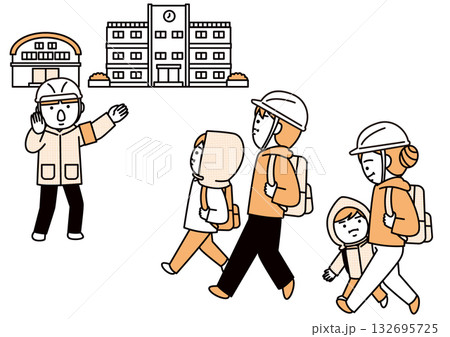 避難所に向かう家族 132695725