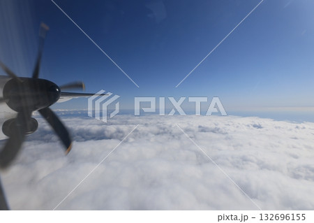 プロペラ機 132696155