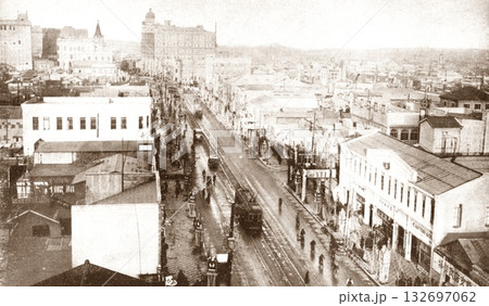 古写真 1918-1933年 東京 銀座通り(中央通り) 銀座三丁目付近のパノラマ 古写真 1918-1933年 東京 銀座通り(中央通り) 銀座三丁目付近のパノラマ 132697062
