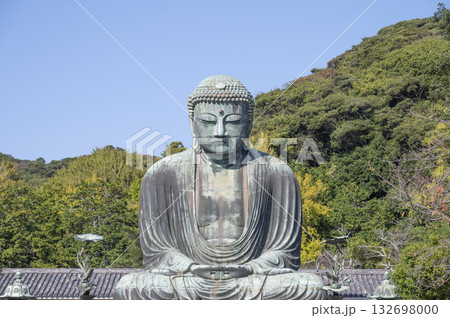 爽やかな青空と鎌倉の大仏 132698000