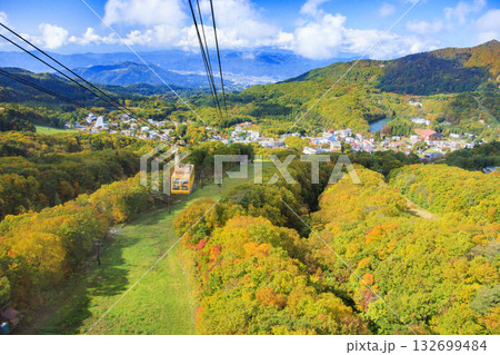 紅葉見頃な山形蔵王高原 132699484