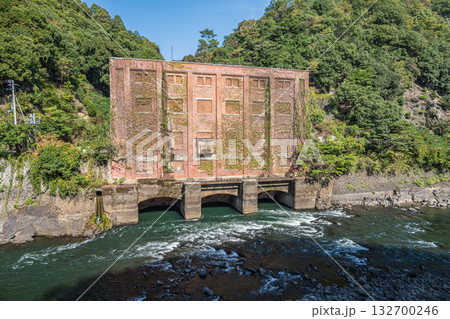 天ケ瀬ダム下の遺構　旧宇治川電気志津川発電所跡　京都府宇治市 132700246
