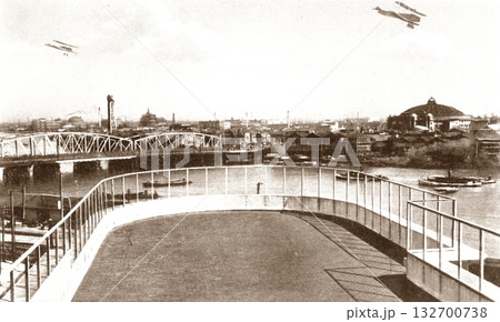 古写真 1918-1930年 東京 隅田川に架かる両国橋と両国国技館 古写真 1918-1930年 東京 隅田川に架かる両国橋と両国国技館 132700738