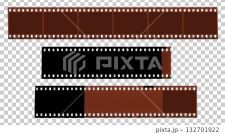 35mmカラー写真のネガフィルム 35mmカラー写真のネガフィルム 132701922