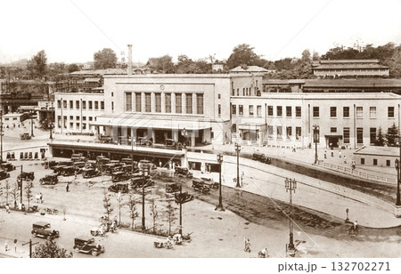 古写真　1932-1933年　東京　新駅舎が落成直後の頃の上野駅 132702271