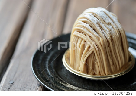 和栗のモンブランケーキ　栗のお菓子 132704258