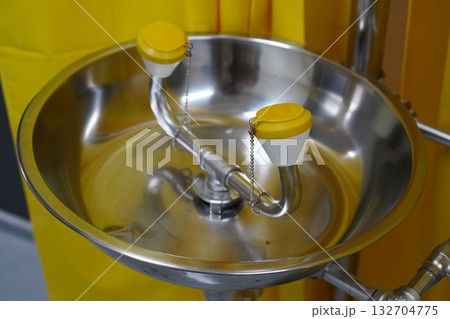 洗眼器 洗眼器 132704775