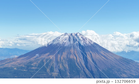 富士山上空からのドローン空撮(快晴・雲海・青空・海抜3,688m)|Ciel Drone 撮影 富士山上空からのドローン空撮(快晴・雲海・青空・海抜3,688m)|Ciel Drone 撮影 132706659