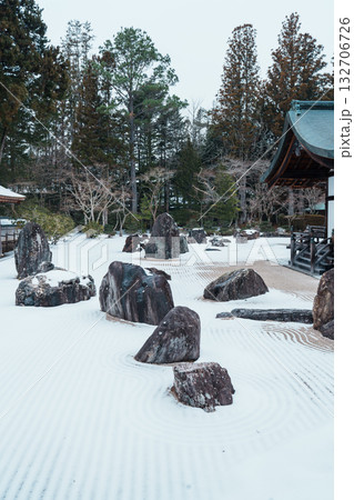 高野山 冬の金剛峯寺の蟠龍庭 高野山 冬の金剛峯寺の蟠龍庭 132706726
