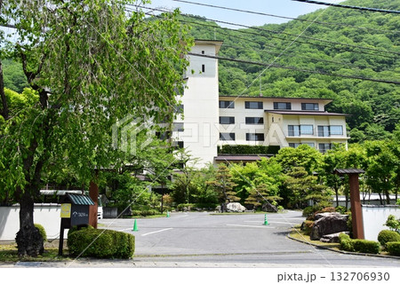 日光市川治温泉 TAOYA川治エントランスと新緑 日光市川治温泉 TAOYA川治エントランスと新緑 132706930