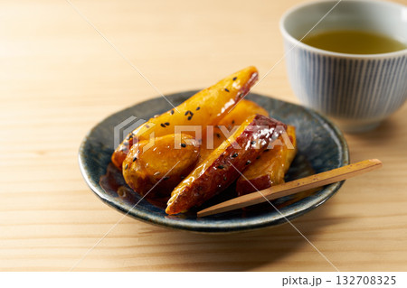秋の味覚の大学芋イメージ 132708325