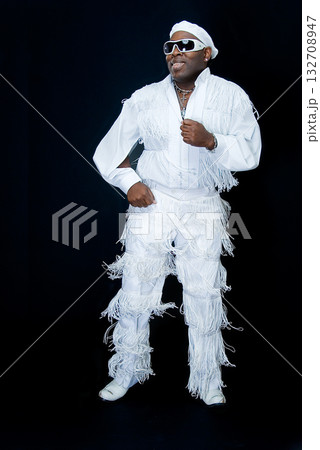 dance with Miguel 132708947