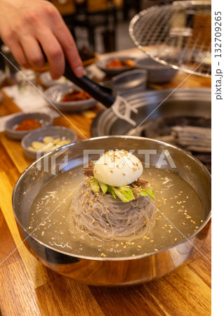 Korean food. Cold buckwheat noodles 132709265