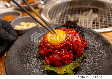 Korean food. Korean beef tartare 132709380