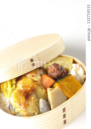 焼き魚弁当を白背景で撮影 焼き魚弁当を白背景で撮影 132710515