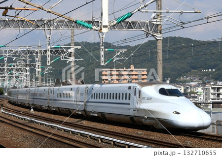新大阪へ向けて山陽新幹線をゆくさくら546号のN700系（S13編成） 132710655