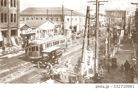 古写真 1924-1927年 東京 銀座中央通りの松坂屋銀座店前 古写真 1924-1927年 東京 銀座中央通りの松坂屋銀座店前 132710901