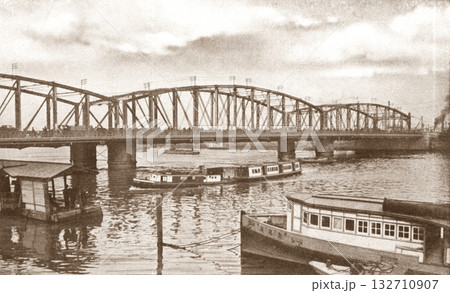 古写真　1924-1927年　東京　両国橋と隅田川 132710907