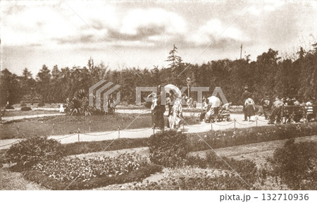 古写真 1924-1927年 東京 日比谷公園の花壇 古写真 1924-1927年 東京 日比谷公園の花壇 132710936