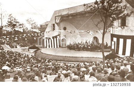 古写真　1924-1927年　東京　日比谷野外音楽堂 132710938