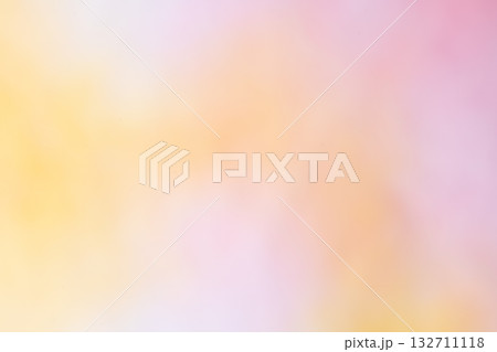 ピンクとオレンジのぼかし背景 132711118