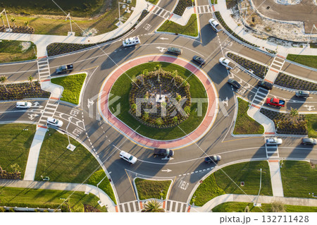 City street roundabout intersection in Florida 132711428