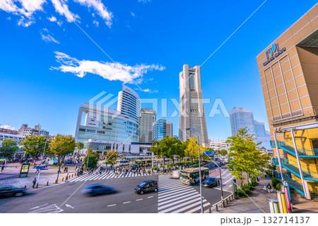 日本の横浜都市景観総帆展帆の日本丸や桜木町駅前、ヨコハマエアキャビンなどを望む=11月3日 日本の横浜都市景観総帆展帆の日本丸や桜木町駅前、ヨコハマエアキャビンなどを望む=11月3日 132714137