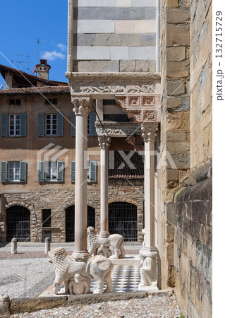 Marble entrance of Colleoni Chapel in Bergamo with sculpted lions and ornate columns Marble entrance of Colleoni Chapel in Bergamo with sculpted lions and ornate columns 132715729