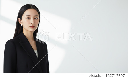 シックで洗練された女性モデル 132717807