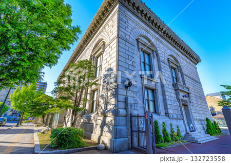 北海道　小樽市　旧三井銀行小樽支店 132723558