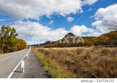 秋の榛名山　高原のドライブルート　群馬県 132724135