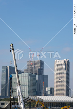 勝どきから大型クレーンと港区方面を見た風景 132724346