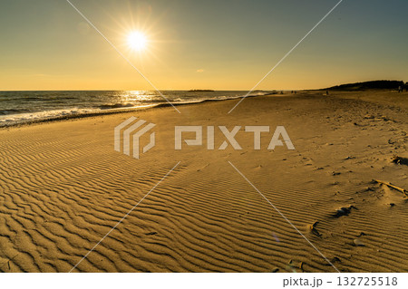 《静岡県》中田島砂丘・夕暮れの風景 《静岡県》中田島砂丘・夕暮れの風景 132725518